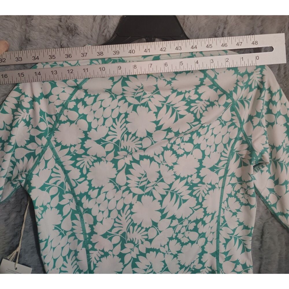 NWT Carve Designs Charlie Sunshirt Size M Felicity Rashgaurd Beach Swimsuit - Picture 10 of 10